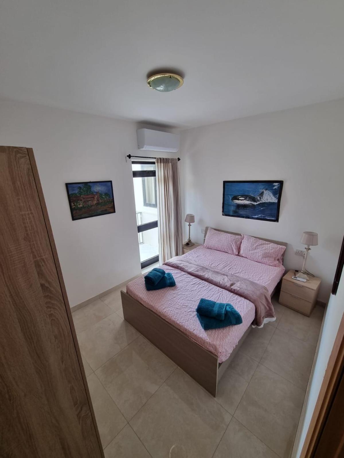 Modern Three Bedroom Apartment In Center Bugibba Сент-Полс-Бей Экстерьер фото