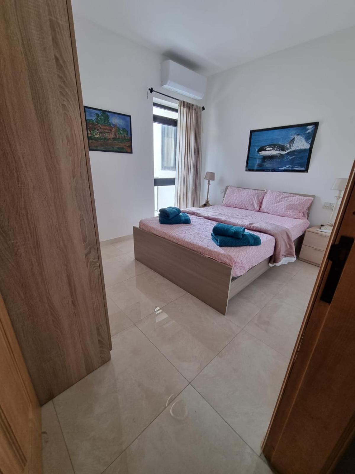 Modern Three Bedroom Apartment In Center Bugibba Сент-Полс-Бей Экстерьер фото